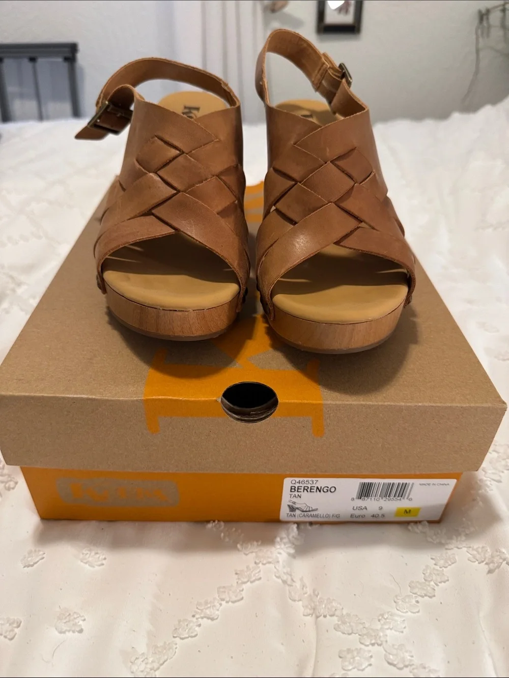 Korks Berengo Lightweight Tan Platform Clog Sandals - Women's